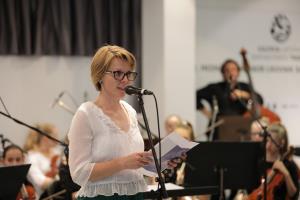 GLST, odprtje 52 mednarodnega tabora, Patricija Pavic med nagovorom, foto Alenka Strazisar Lamovsek (5)